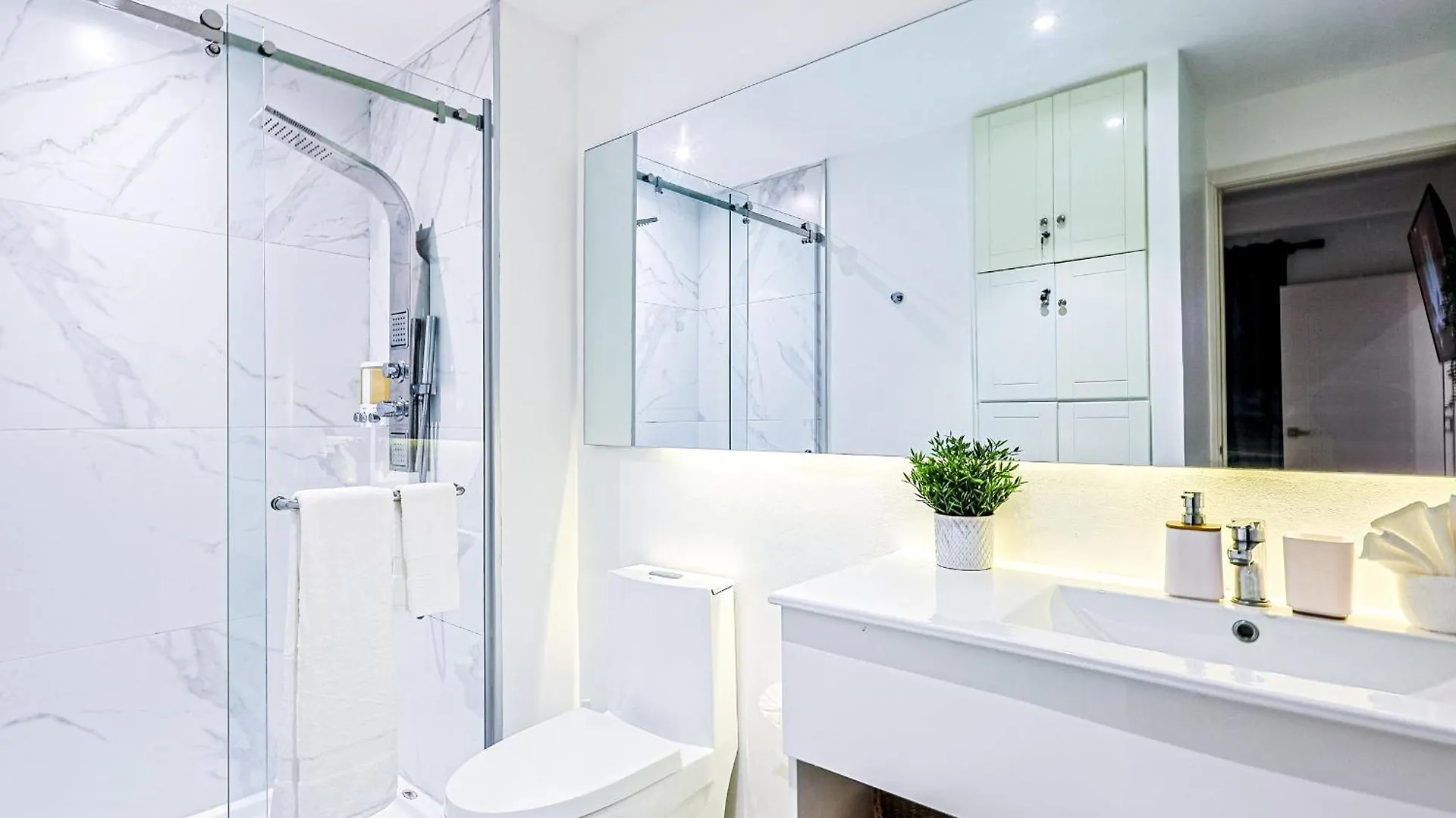 Cozy Hideaway Apt, Jacuzzi Punta Cana 0*,  Dominikanische Republik